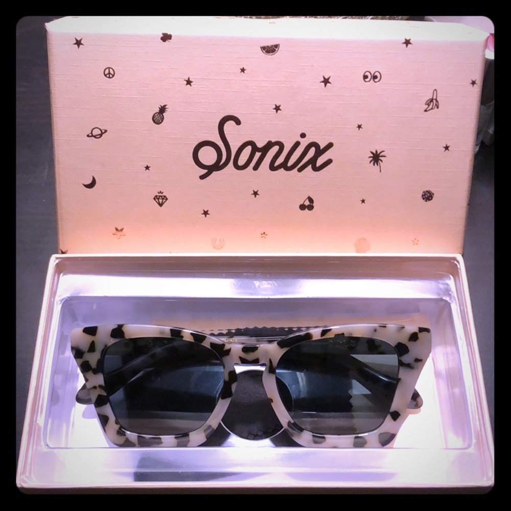 Sonix sunglasses worn twice!